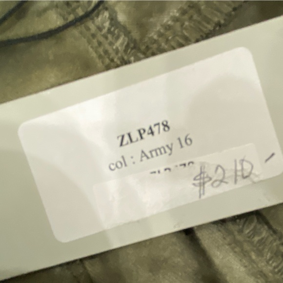 Eva Kayan Skinny Jeans in Army Green Reptile Print size 6 - Picture 11 of 13